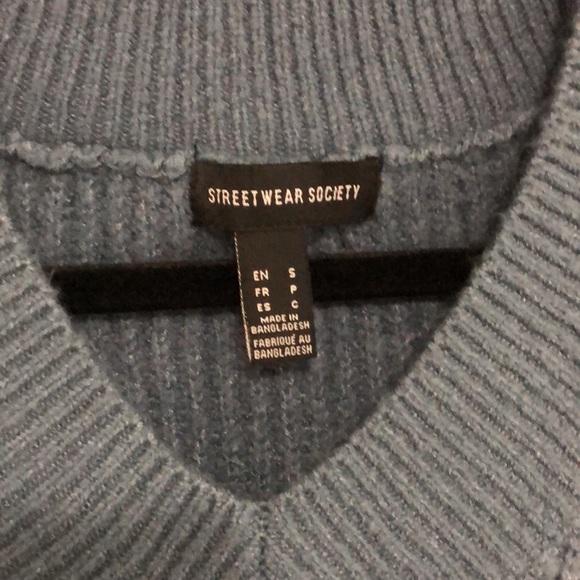 Really warm blue sweater - Picture 3 of 5